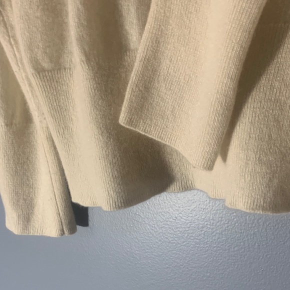 Banana Republic Cream Ivory 💯 % Cashmere Cowl Neck Sweater Size XL Like New - Picture 4 of 9
